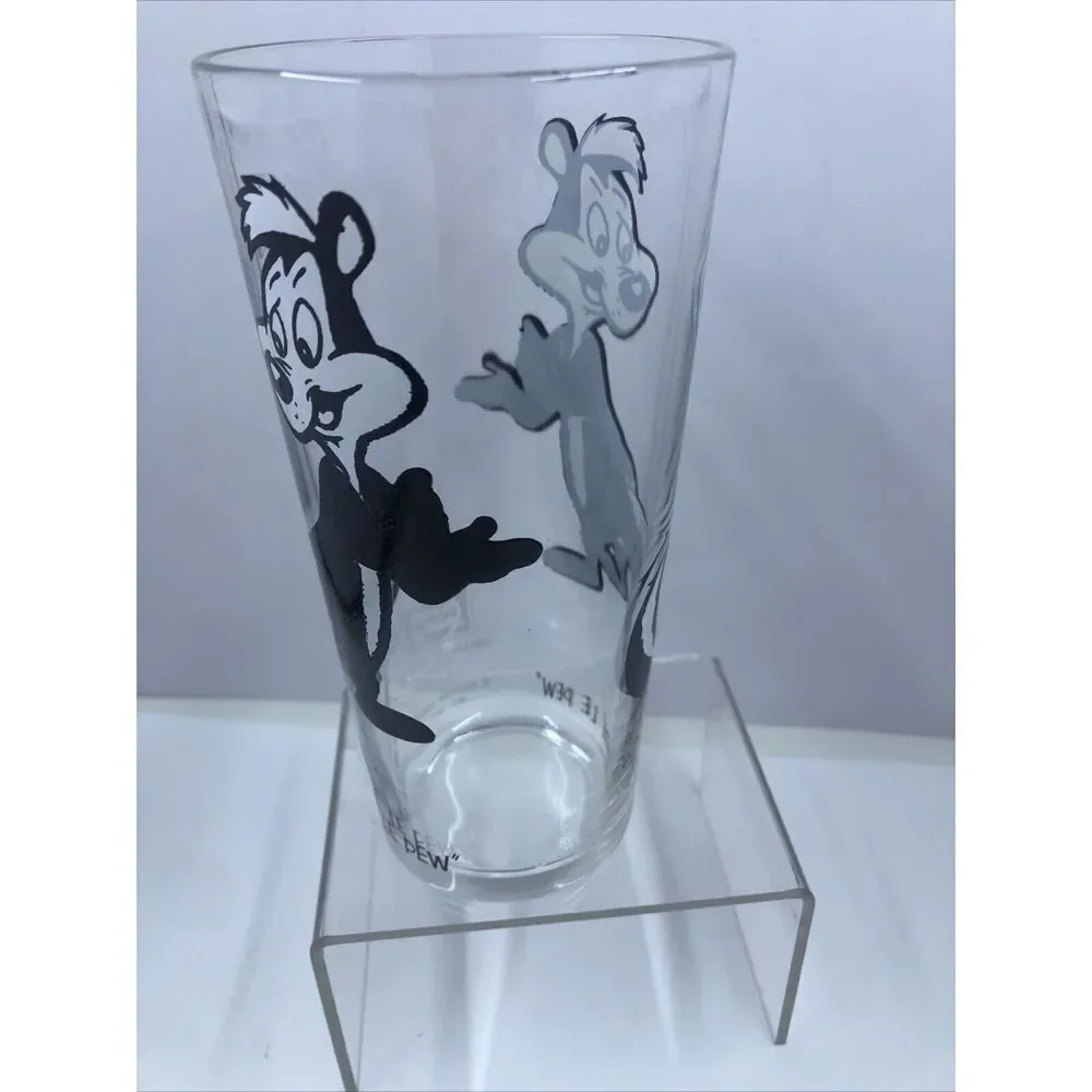 Vintage  PEPE LE PEW Pepsi Glass Collector Series Warner Bros Looney Tunes. Read